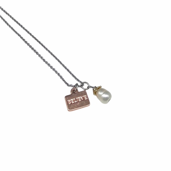 NEW American Eagle AEO Believe Pearl Necklace - Picture 2 of 4